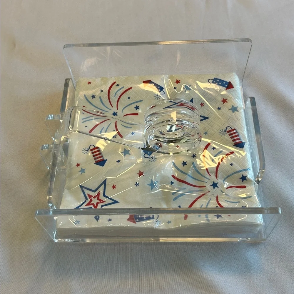 Nice Acrylic 7 “x 6 9/10” Square Napkin holder. Great Condition!